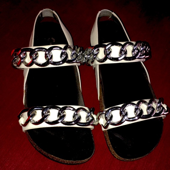 In excellent condition sandals - Picture 1 of 9
